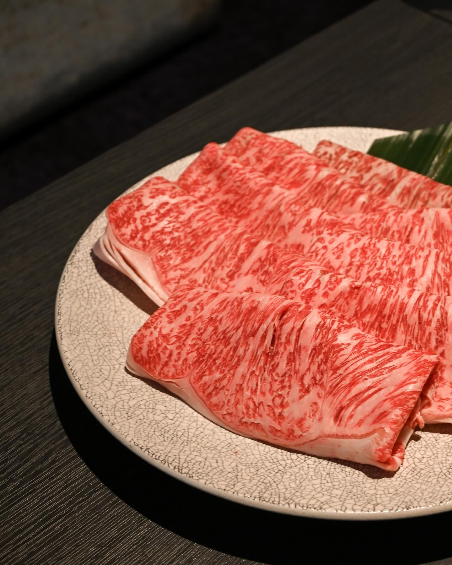 大皿に盛られた和牛